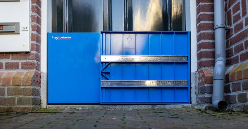AquaDefender_NL's tweet photo. Bescherm je woning tegen wateroverlast met het universele waterschot van AquaDefender. Pre-order nu en ontvang 10% korting!