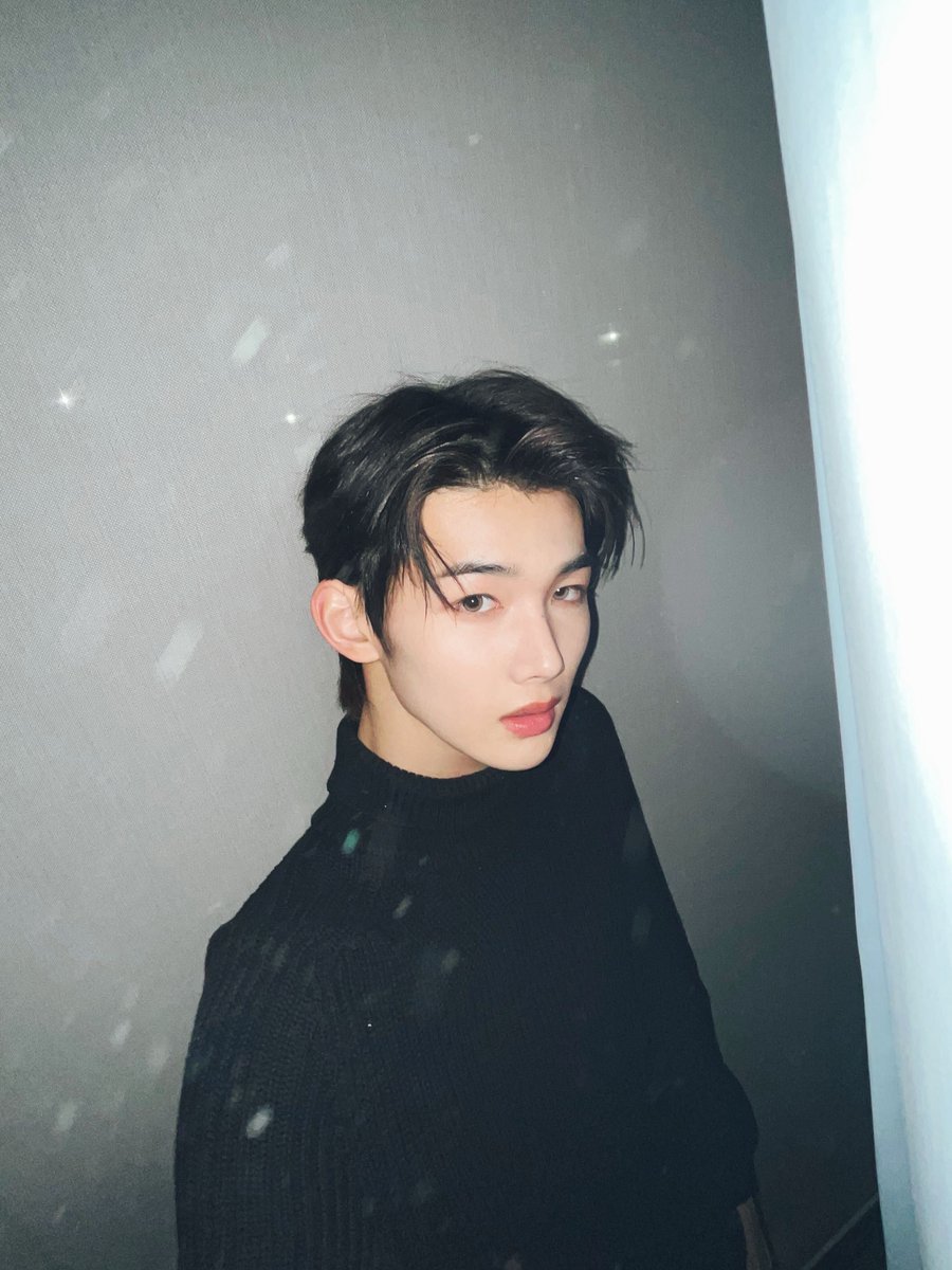 andTEAM_members's tweet photo. 갬성있게 👤 
#andTEAM #JO https://t.co/q7W9UBvnuj