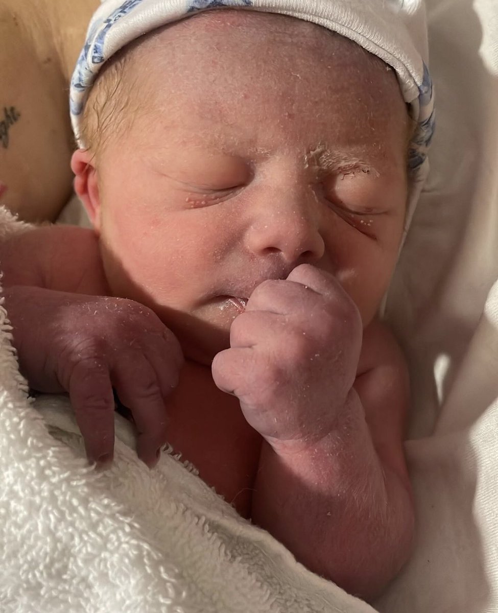 Just_Me__Jade's tweet photo. Crazy how much you can love someone so small https://t.co/MMQkPiM2B5