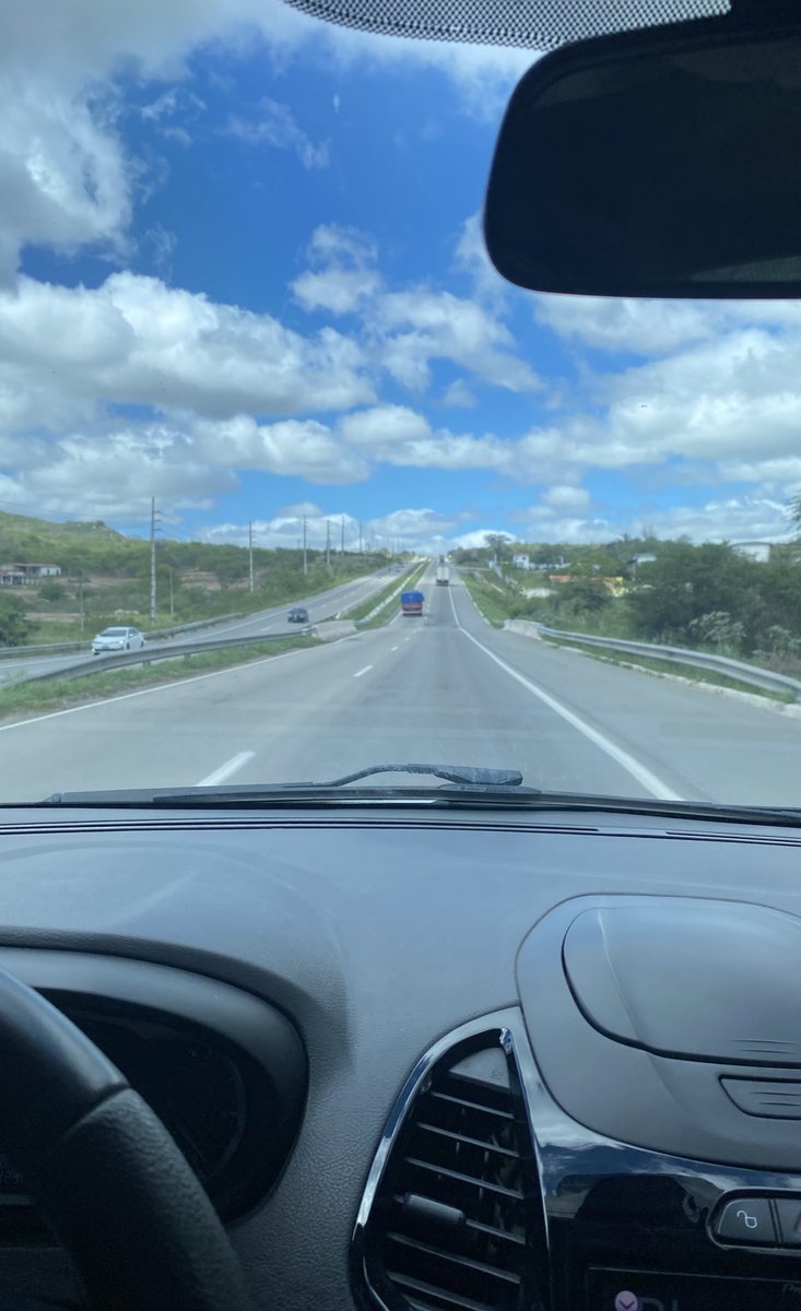 rosanatorres's tweet photo. Na estrada novamente 🚗🚗 https://t.co/6T2sINq3fT