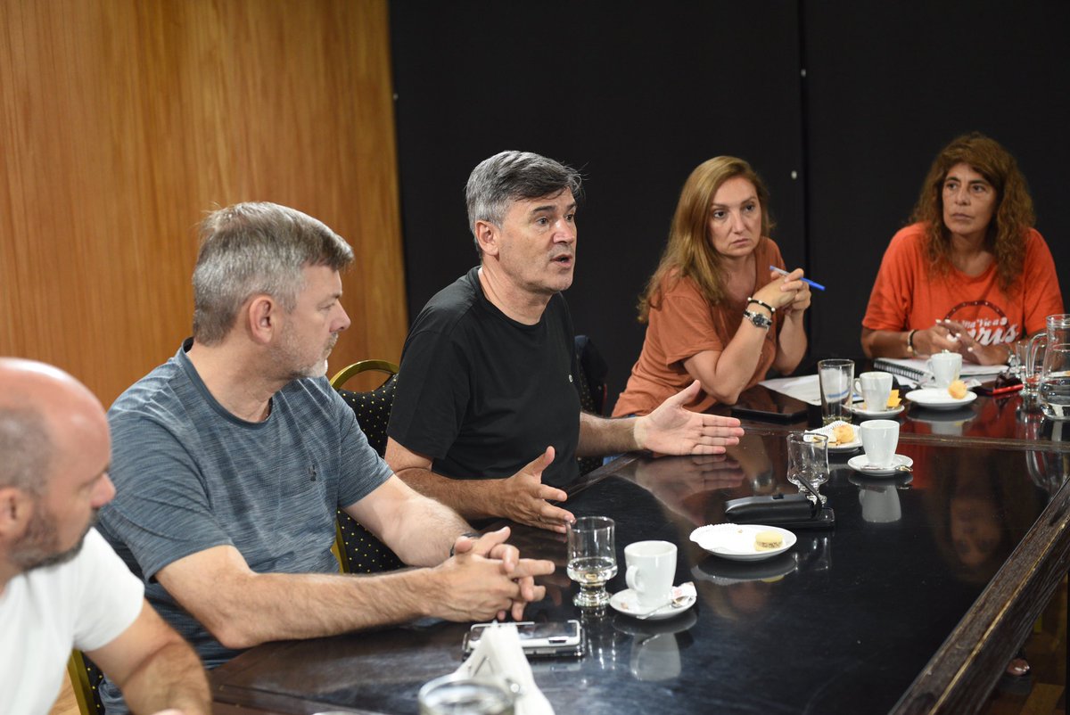 javierpretto's tweet photo. 👉🏽 Luego del temporal que azotó a nuestra ciudad, junto al Intendente @PasseriniOk y el Centro de Operaciones de Emergencia, diagramamos un operativo que ya asiste a más de 400 vecinos con alimentos, kits de higiene y materiales de construcción.

#CórdobaCapital https://t.co/dHX06Z67lY