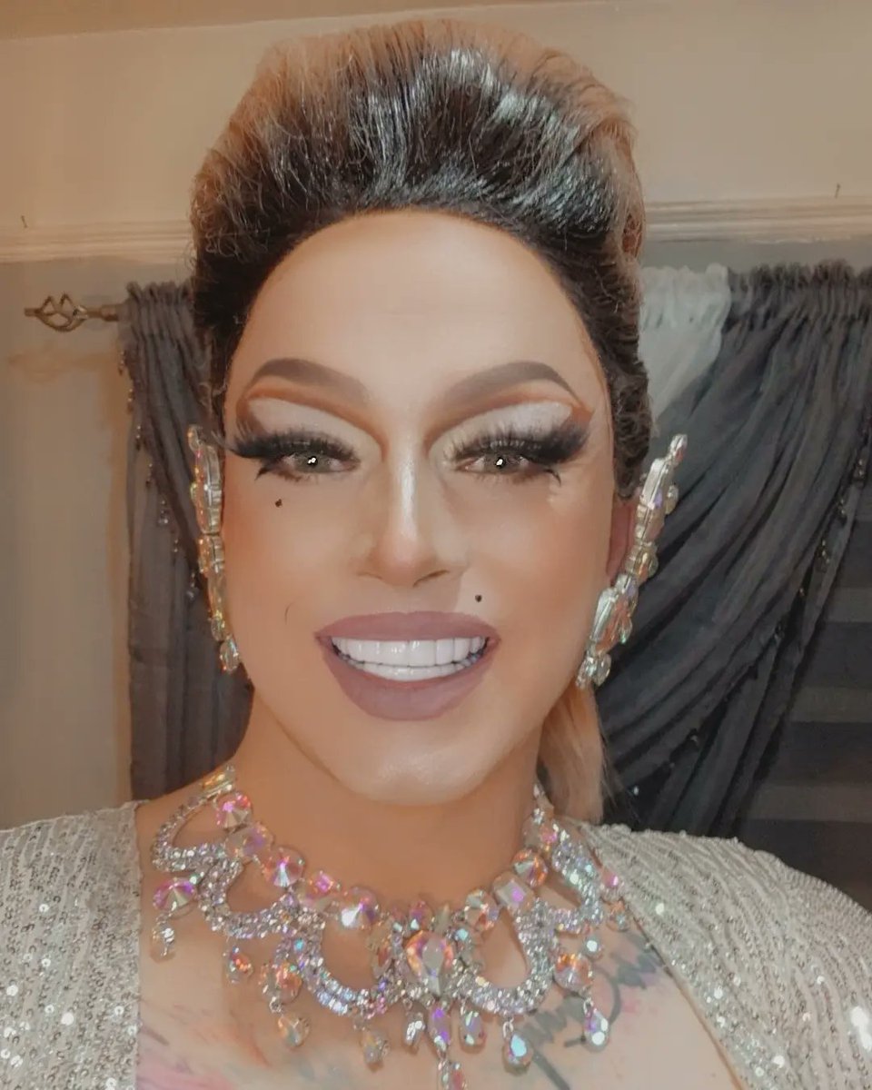 Libra_DragQueen's tweet photo. Another great night and a great start of 2024
#dragqueen  #makeup #dragqueenuk #lgbtq   #dragqueenshow #pride  #pridefashion #dragmakeup #January2024 #beautybay #fashion   #whatadrag  #DragRaceUK #bbcthree #DragRace https://t.co/CxIh0BdZOA
