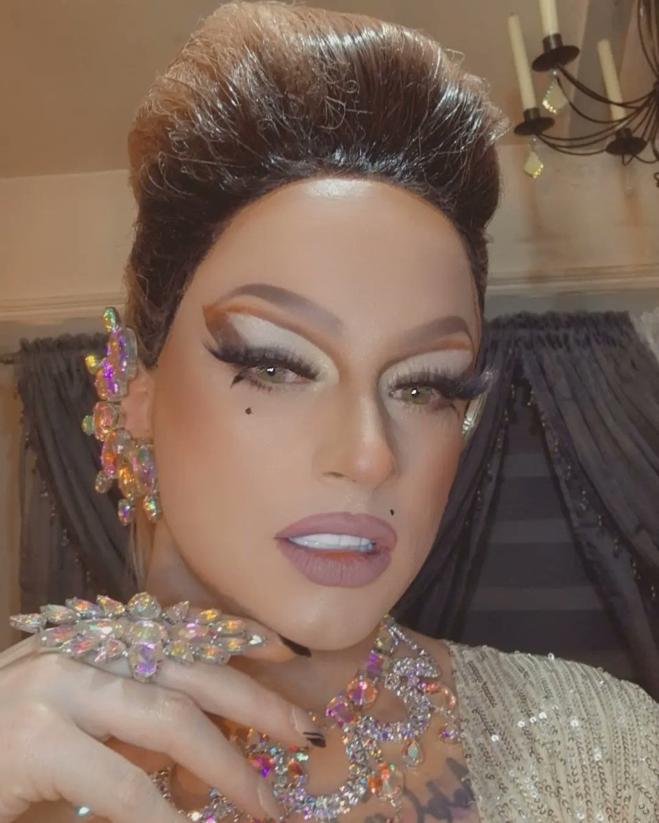Libra_DragQueen's tweet photo. Another great night and a great start of 2024
#dragqueen  #makeup #dragqueenuk #lgbtq   #dragqueenshow #pride  #pridefashion #dragmakeup #January2024 #beautybay #fashion   #whatadrag  #DragRaceUK #bbcthree #DragRace https://t.co/CxIh0BdZOA