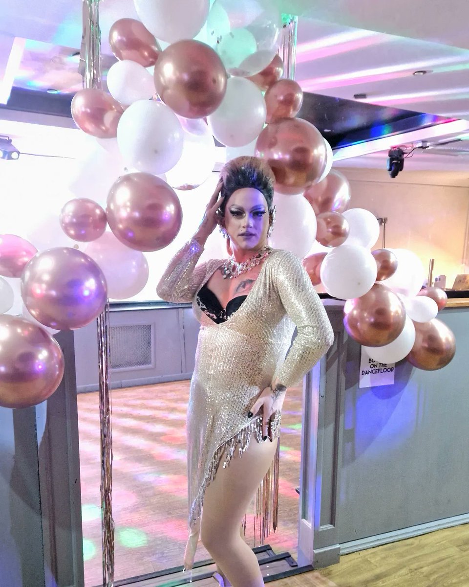 Libra_DragQueen's tweet photo. Another great night and a great start of 2024
#dragqueen  #makeup #dragqueenuk #lgbtq   #dragqueenshow #pride  #pridefashion #dragmakeup #January2024 #beautybay #fashion   #whatadrag  #DragRaceUK #bbcthree #DragRace https://t.co/CxIh0BdZOA