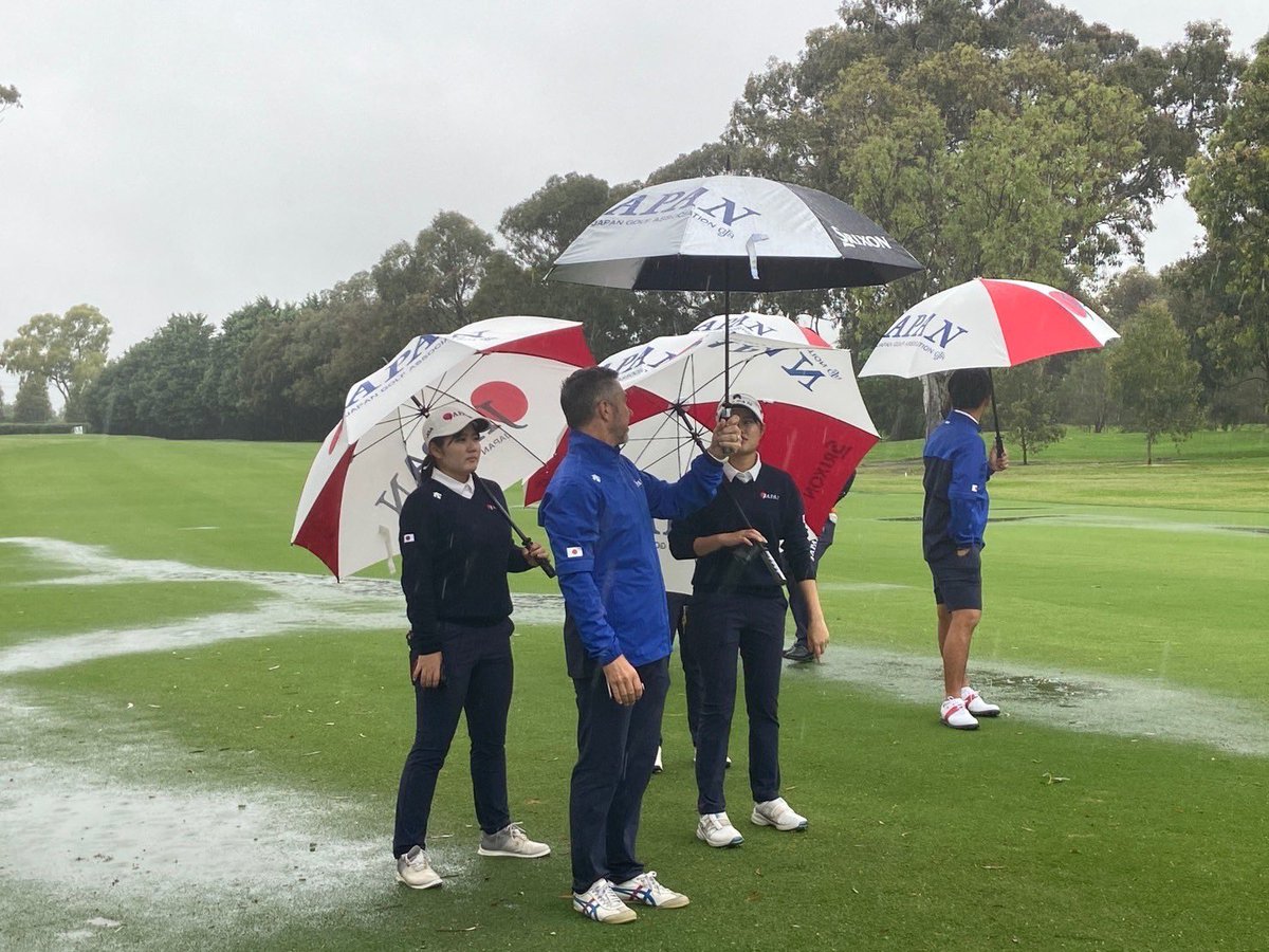 JGAofficial's tweet photo. 2024年を迎え、新チーム始動!🔥
あいにくの雨の中、メンバーたちはクレイグ・ビショップコーチとともに練習ラウンドを行いました💪🏻✨
#amota
#amota2024
#JKG
#日本ゴルフ協会
#JGA https://t.co/tCWtyRN2Kx