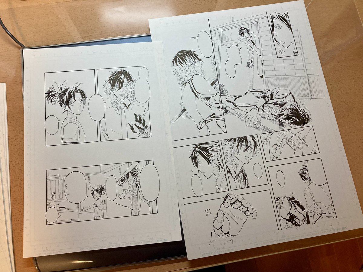 ペーパー爆速で描き終わったのは大きさもあるよな…と並べて思いました 枚数やコマ数も全然違うのだけども。ペーパーは内枠に納めたから余計に画面が狭くて描くところなくない?! って驚いてました 