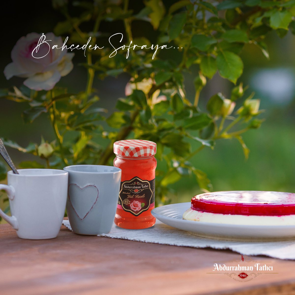 Lezzetli ve doğallığı ile her damak zevkine hitap eden gül reçelleri en özenli şekilde hazırlanarak sofranıza gelir. Afiyet Olsun! 

🔗 helvaburada.com

#abdurrahmantatlıcı #reçel #gül