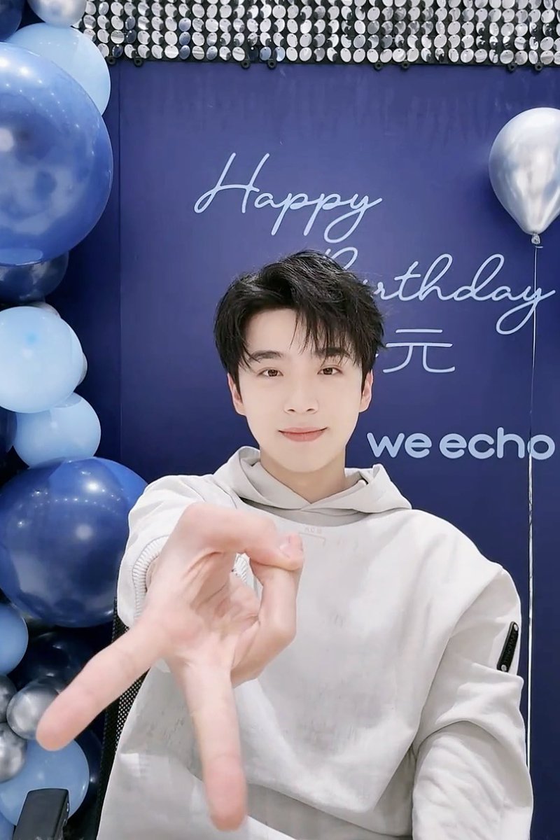 pamz3's tweet photo. 𝐇𝐀𝐏𝐏𝐘 𝐉𝐈𝐀𝐘𝐔𝐀𝐍’𝐬 𝐃𝐀𝐘 ✨🎂

祝你生日快乐，顺顺利利! https://t.co/uUBaaN9p6D