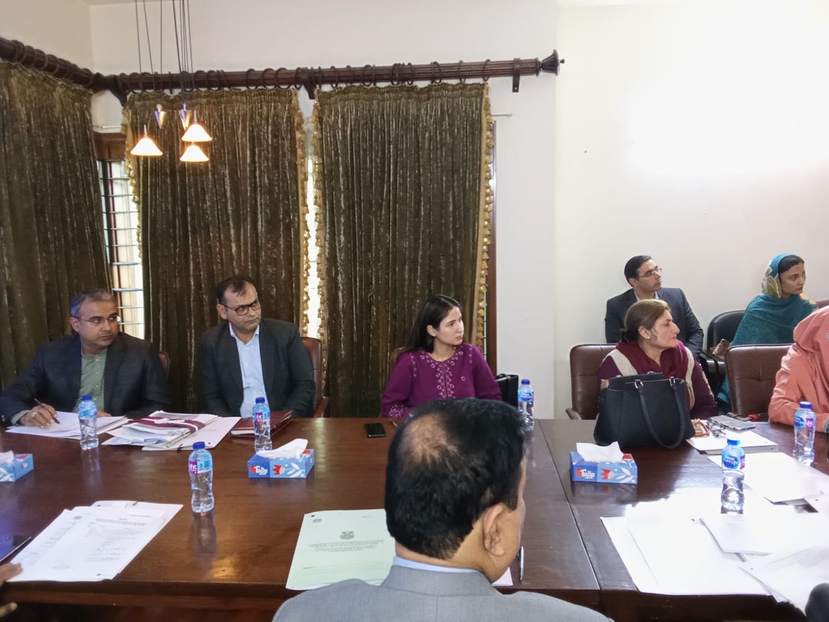 HumanRightsGovt's tweet photo. Treaty Implementation Cell of Human Rights Department, Govt. of Sindh held an urgent meeting in the Committee Room of TIC on the list of issues adopted by the UN Human Rights Committee on Pakistan’s Second Periodic ICCPR report. https://t.co/RKrA5T51RA