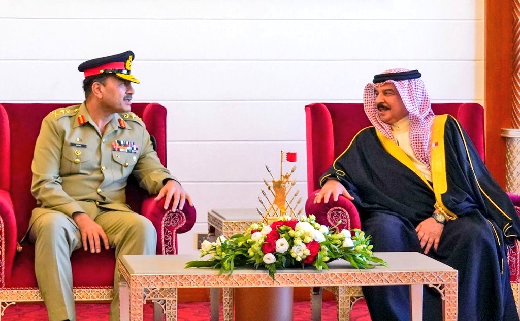 Saju__302's tweet photo. An honor-filled visit: General Syed Asim Munir, COAS, strengthens bonds with Bahrain's leadership, discussing mutual interests and applauding Pakistan Army's anti-terrorism achievements. Recognition &amp; camaraderie mark this official journey. 🇵🇰🤝🇧🇭
#PakBahrainRelations https://t.co/4ORh3pE9ZX