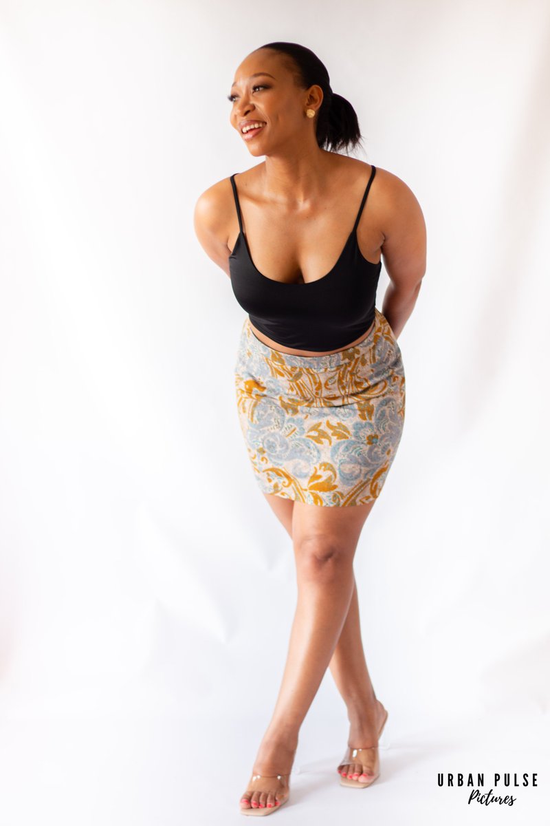 UrbanPulsePics's tweet photo. Client: Ruth
Dressed By: Shado BW

For bookings contact:
urbanpulsepictures@gmail.com or (+267) 72 168 844

#UrbanPulsePics #LiveYourMoment #ShadoBW #ModelPhotography #FashionPhotography #iLovePhotography #BlackIsBeautiful #Botswana https://t.co/fI78SlnFHa