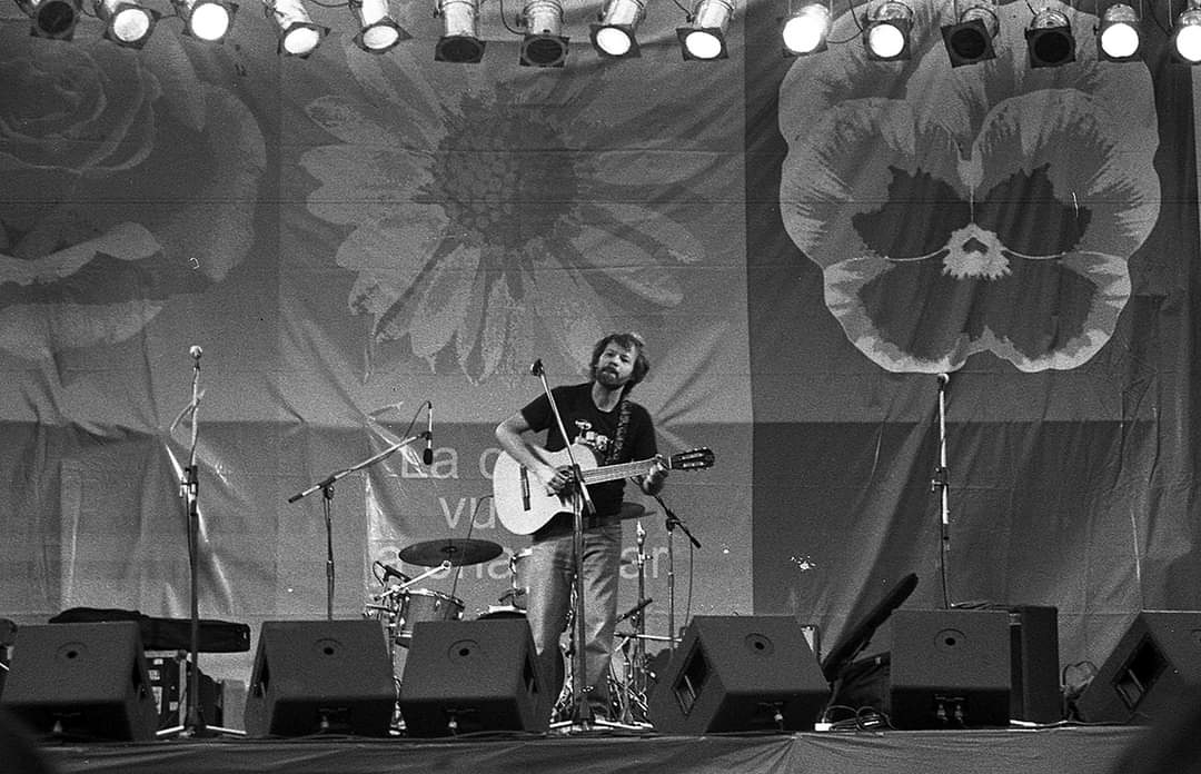 Gabo Ferro, festival Buen Día, Palermo, 2000s. 
📸 Alejandro Pi-hué