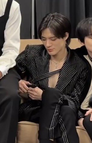 까우 lll tweet media