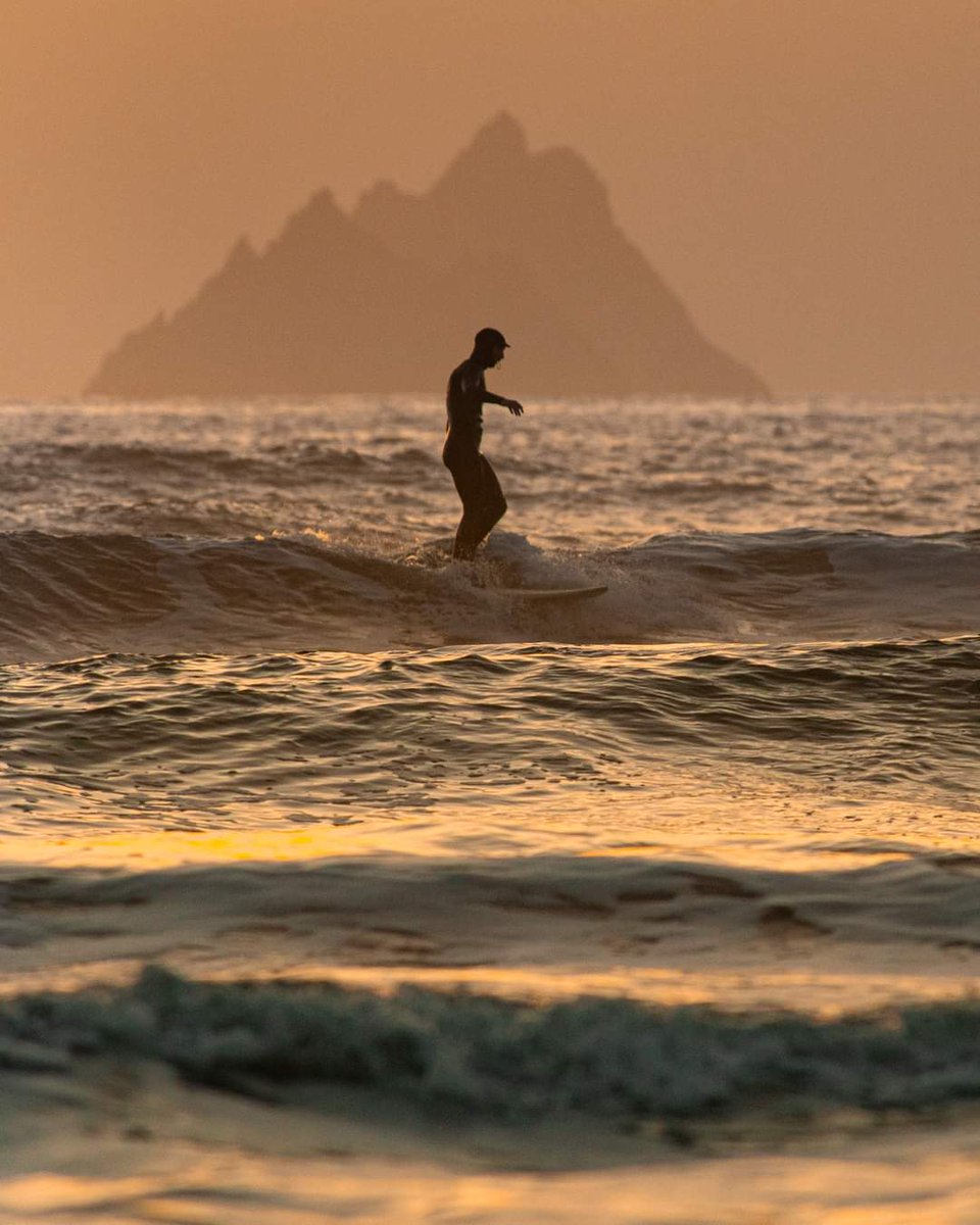 Sunset at St Finans Bay, Ballinskelligs, Co Kerry
.
.
.
.
#photooftheday #surf #Ireland #kerry #sunset #discover <a href="/wildatlanticway/">Wild Atlantic Way</a> <a href="/DiscoverIreland/">Discover Ireland</a> <a href="/TourismIreland/">Tourism Ireland</a> <a href="/SkelligSix18/">Skellig Six18 Distillery & Visitor Experience</a>