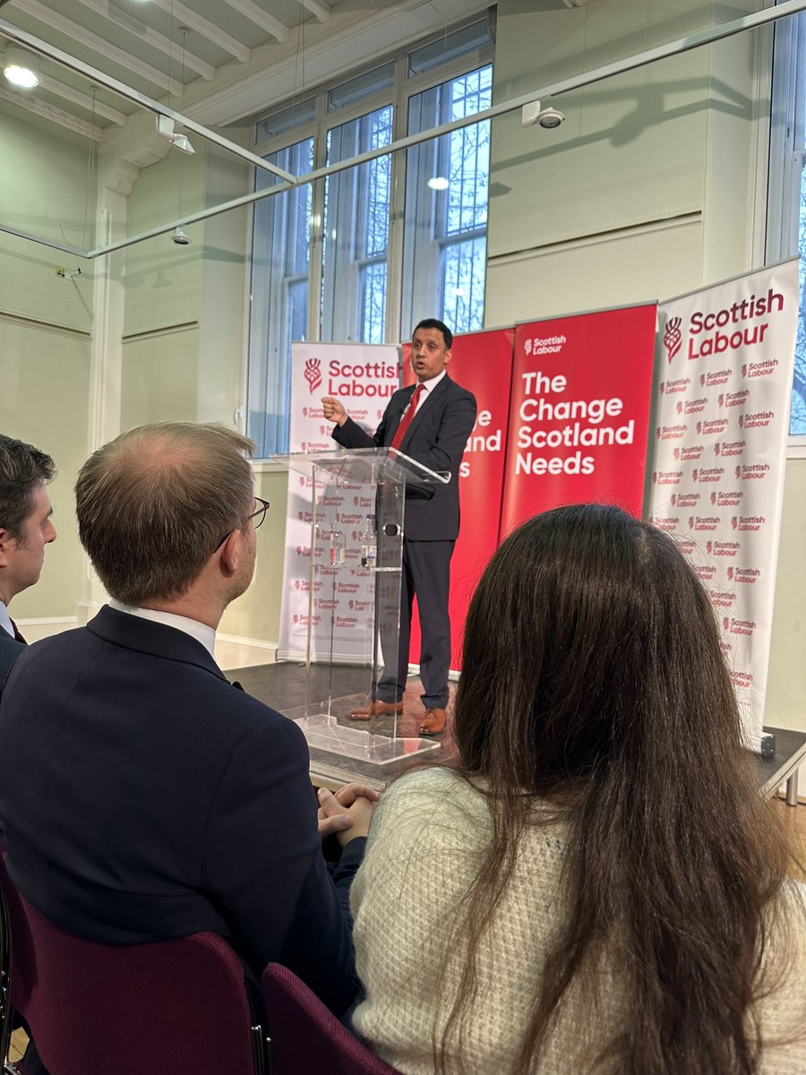 ChrisMurrayMP's tweet photo. Scotland’s best days lie ahead of it. Only @ScottishLabour is offering change to the people of Scotland, whose two failing governments treat politics like a game.
Excellent speech by @AnasSarwar today.
Voting Scottish Labour in 2024 is the only way to boot the Tories out! https://t.co/oJ9ETD9x2Z