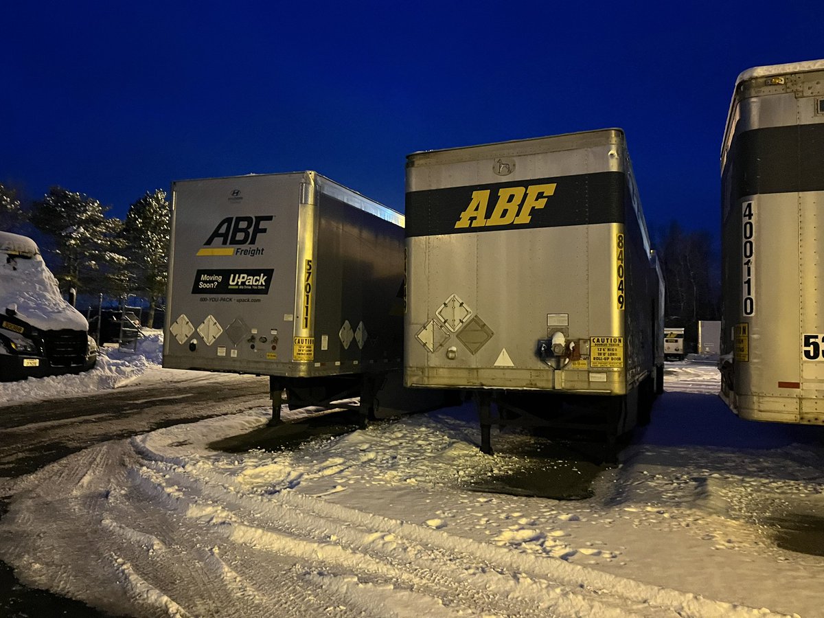 Teamsters294's tweet photo. Shout out to our ABF Freight Teamsters for all their hard work and getting the freight moving after the storm. Business Agent Stan Koniszewski stopped by this morning to visit with members and walk the docks. @Teamsters @Quacky294 @KoniszewskiStan @TeamsterHughes #ABF #ABFfreight https://t.co/S3aD4QEDV4