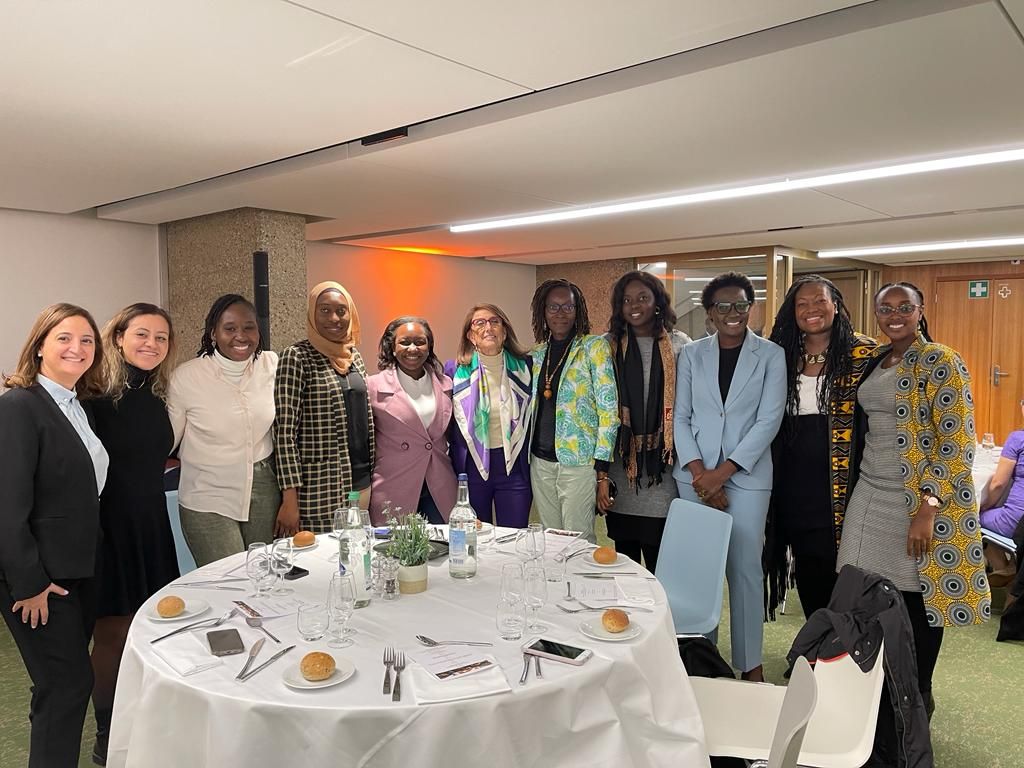 etradeforwomen's tweet photo. 📸 Throwback to #eTradeforWomen participating at the #UNCTADeWeek! 🌐🤝

We were thrilled to have hosted 4 Advocates and 14 Community Leaders joining us in Geneva! https://t.co/mVgzXXFZmE