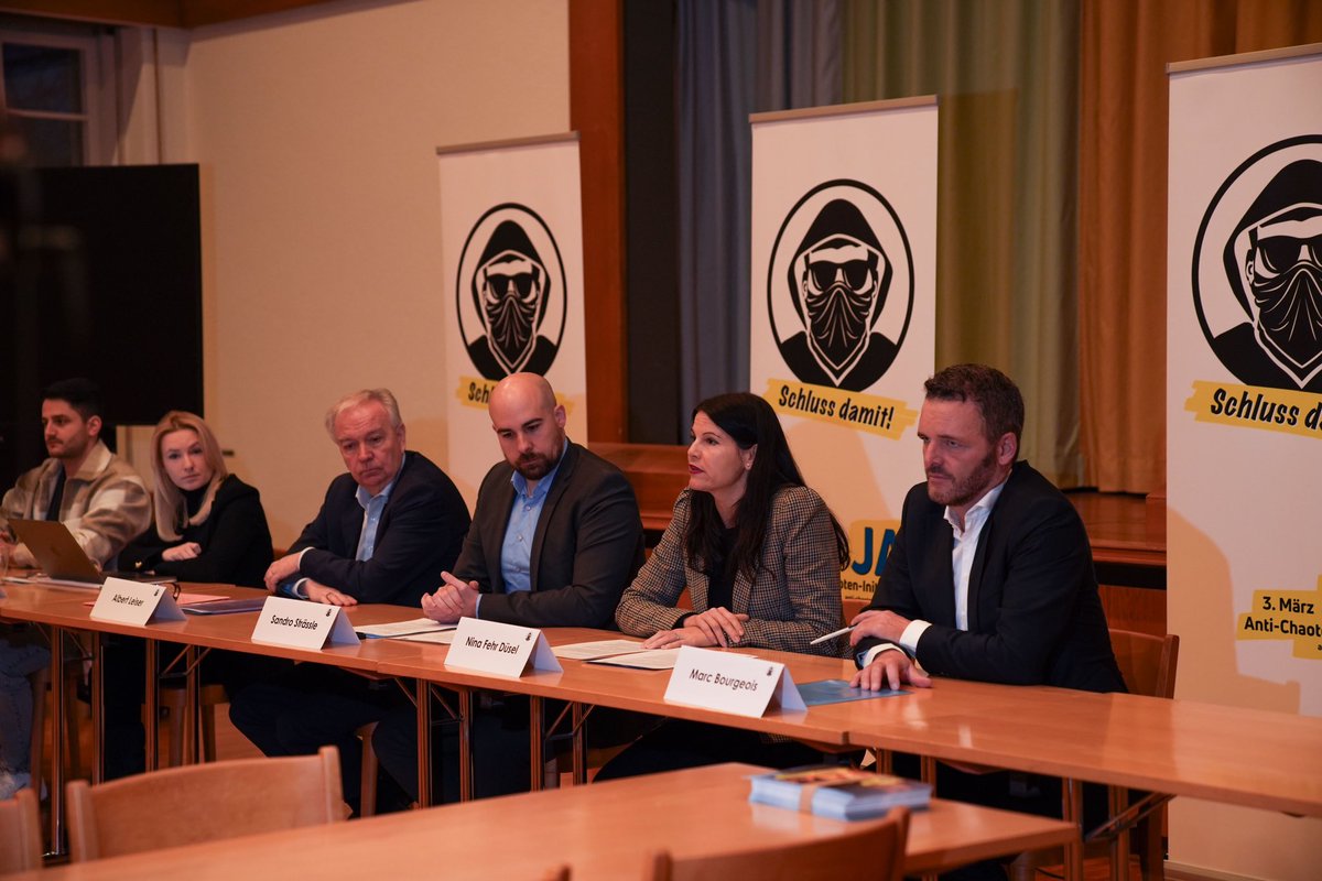 NinaFehrDuesel's tweet photo. Überparteiliche Medienkonferenz zur Anti-Chaoten-Initiative. Diese kommt im Kanton Zürich am 3. März vor das Volk. https://t.co/mWrcnENmP1