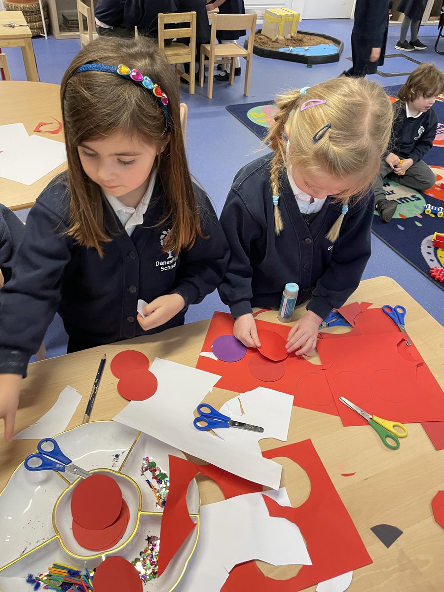 No pirate is complete without a chatty parrot on their shoulder. Take a look at these amazing creations. 🏴‍☠️ <a href="/DanesfieldSchl/">Danesfield School</a>
