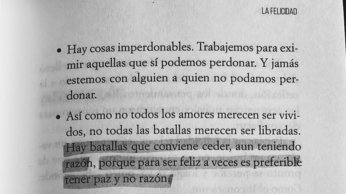 Cementedelibros's tweet photo. Todos los amores merecen ser vividos, debemos procurar tener paz y no razón ❤️‍🩹
“Hay batallas que conviene ceder, aún teniendo razón, porque para ser feliz a veces es preferible tener paz y no razón.”
Libro: La felicidad
Autor:  Gabriel Rolón
#cementeriodelibros https://t.co/XrnMjGTYLQ