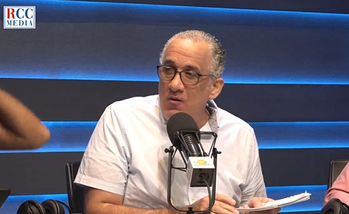 SoldelaMananaRD's tweet photo. El comentarista del programa #SoldelaMañana de RCC Media, @najib dijo que los empleados del #Imposdom no han cobrado su salario con respecto al mes de diciembre.

“Sino tiene recurso ciérrenlo y no pongan a los empleados a mal pasar”, dijo el comunicador a la institución.

@RCCMediaRD