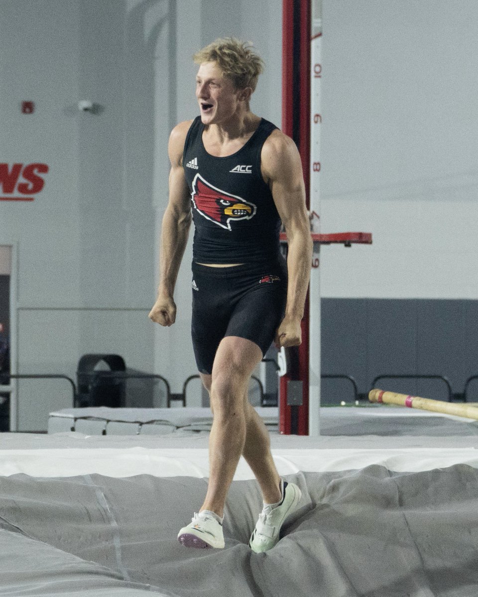LouisvilleTFXC's tweet photo. Back to it on Friday 😎

#GoCards https://t.co/LcqW0yNxxx