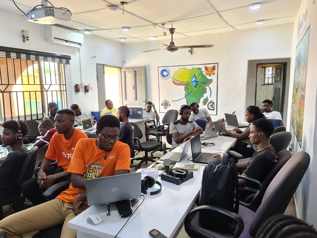 Web3Bridge's tweet photo. We are starting our new year with @cartesiproject masterclass! It's going to be an exciting year as the onsite Web3bridge Devs are also arriving in Lagos https://t.co/M7CY8vFZPC