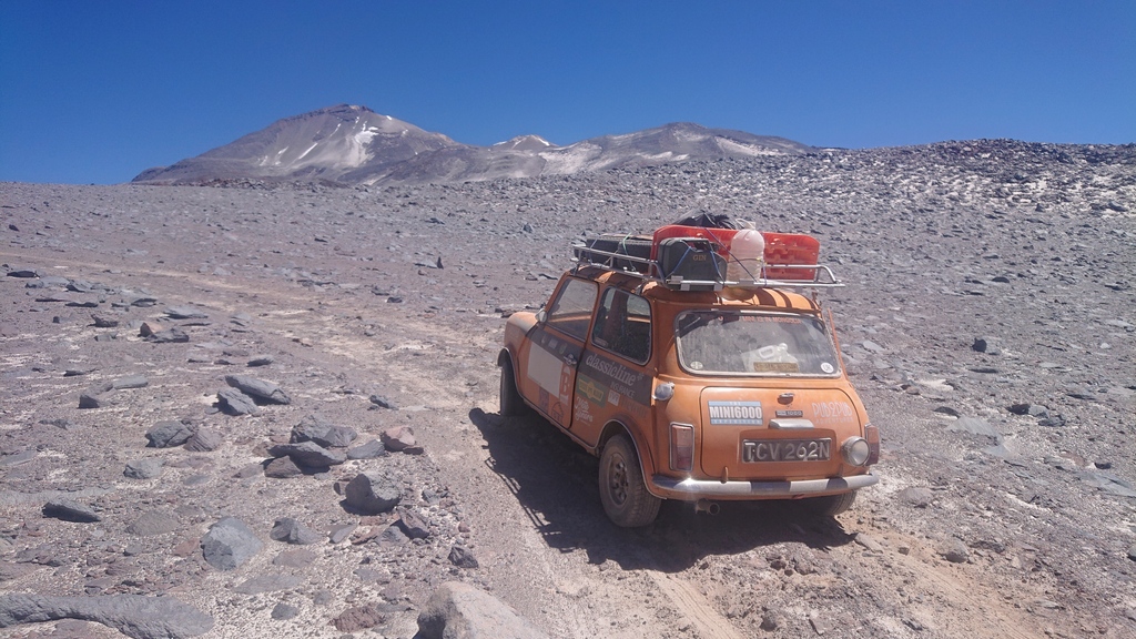 It's Daisy versus the Volcano as the star of the @Pub2Pub_Ben Mini 6000 Expedition battled all the odds to become the highest Mini in the world. ⁠ detour-roadtrips.com/mini-6000/new-…