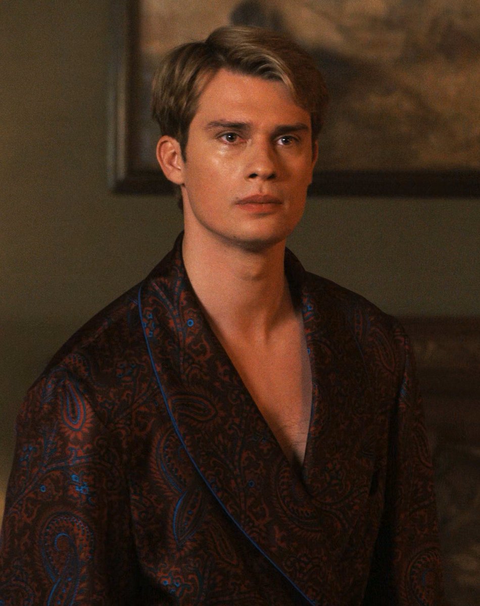 sunset_tower_'s tweet photo. i'm still laughing at matthew making sure that nick didn't have a shirt under his robe so the scene would be more poetic and dramatic https://t.co/KGGuN0xlD2