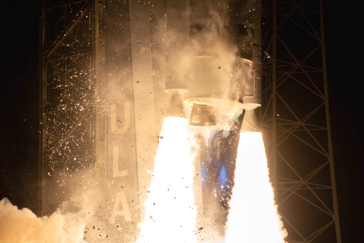 NGCNews's tweet photo. Providing nearly one million pounds of thrust at lift-off, two of our GEM 63XL solid rocket boosters helped power the inaugural flight of @ulalaunch’s #VulcanRocket and the Peregrine mission today. Learn more: https://t.co/z4n1QvAPWY https://t.co/pRgFhqBwUl