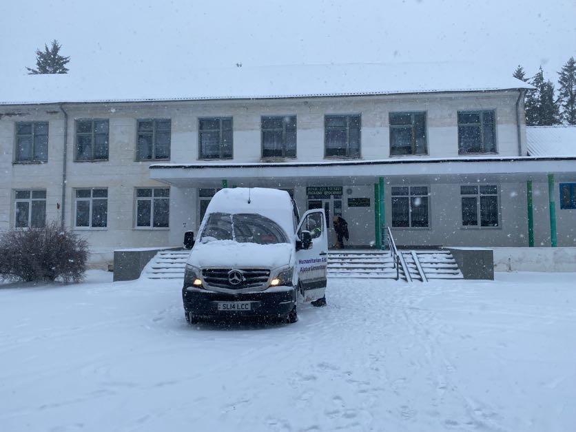 teechorg's tweet image. Making deliveries of #humanitarianaid in the snow #moldova
