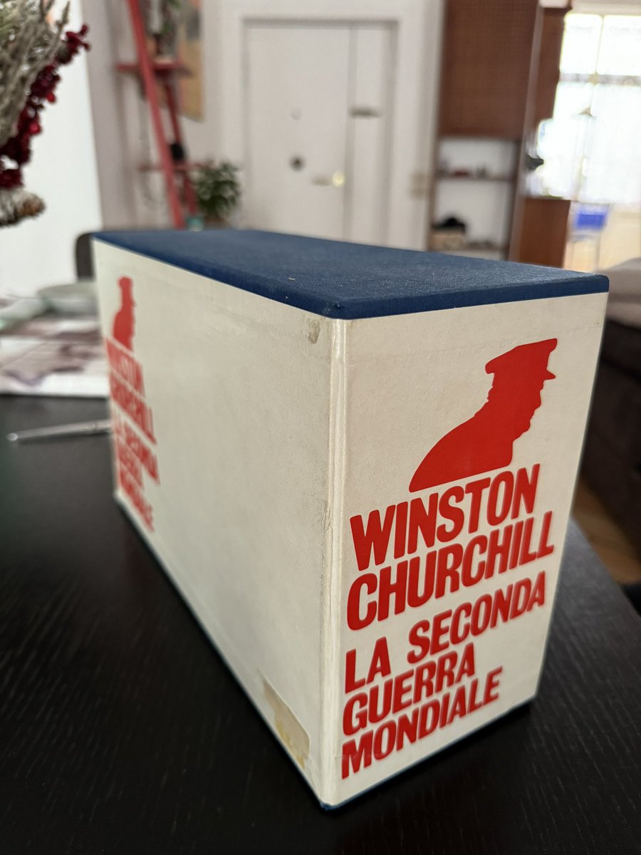 fuscoguido's tweet photo. Da i consigli di quelli de @ilfoglio_it su cosa regalare a Natale, il regalo che mi sono fatto (consiglio @ceciliasala). https://t.co/Tbdk0sp5i5