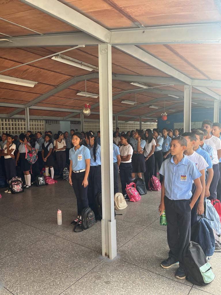 CdceCala_Calva's tweet photo. Inicio de actividades educativas en las diferentes instituciones 2024.
@NicolasMaduro 
@MPPEDUCACION 
@_LaAvanzadora 
@DianneryArangu3 
@EliasEducacion1 
@CDCEGuarico 
@Gob_Guarico https://t.co/fDdh1QDmaO