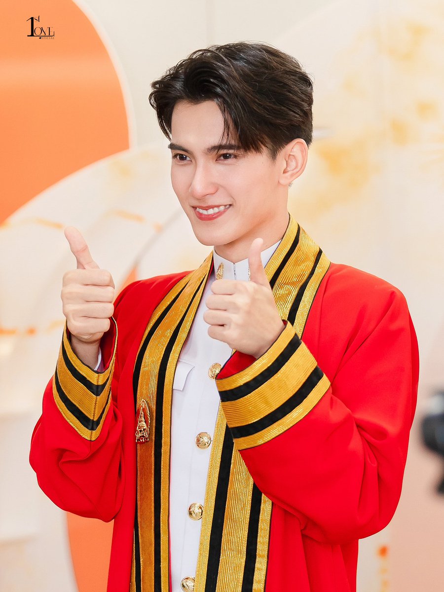 FirstLoveofc_'s tweet image. [2]

#FirstfhGraduationDay 🎓
#First_Chalongrat #รักแรกของเฟริสท์