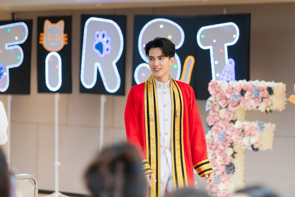 FirstLoveofc_'s tweet image. [3]

#FirstfhGraduationDay 🎓
#First_Chalongrat #รักแรกของเฟริสท์