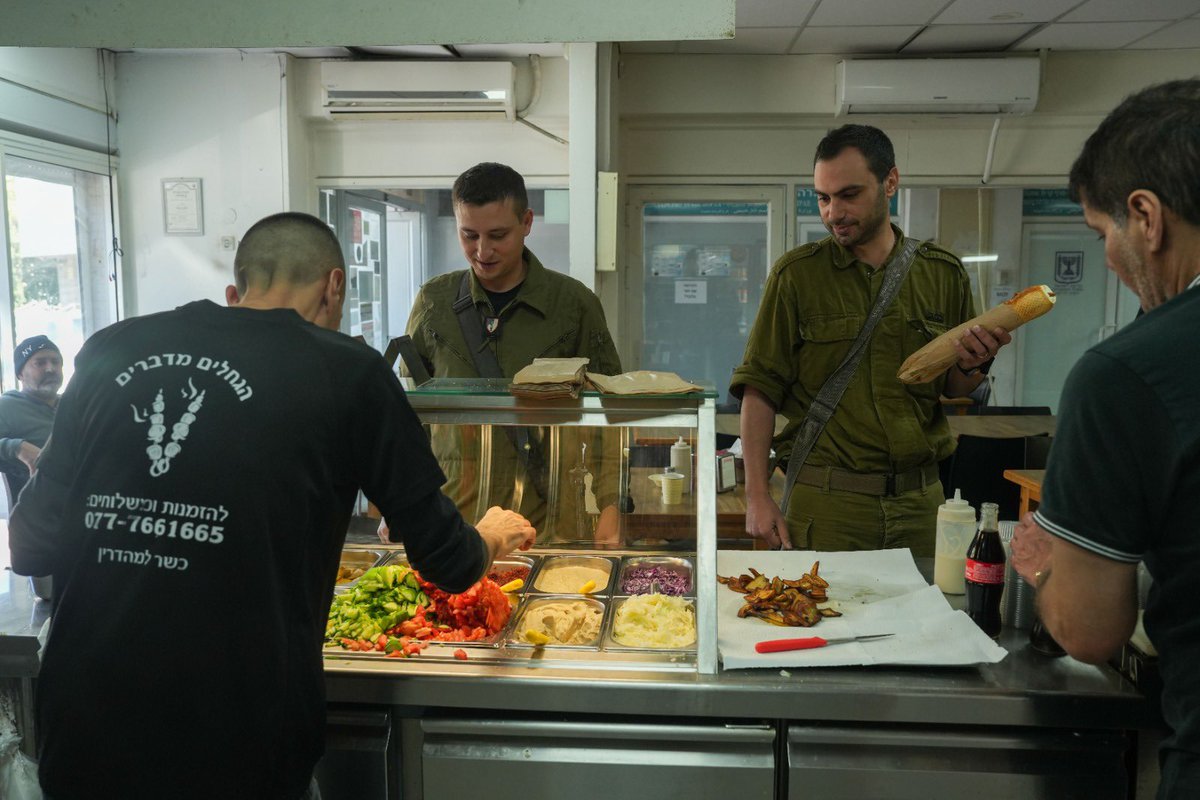 מילואימניקים? חברים של? 'ישראל היום' פה בשבילכם.
ספרו לנו על העסק שלכם במייל - rikuz@israelhayom.co.il, היכן הוא ודרכי התקשרות. אנחנו ניצור קשר וננסה לסייע, לקדם ולפרסם ב״ישראל היום״. יחד נצמיח מחדש את העסקים בישראל.
צילום: אייל מרגולין - ג׳יני