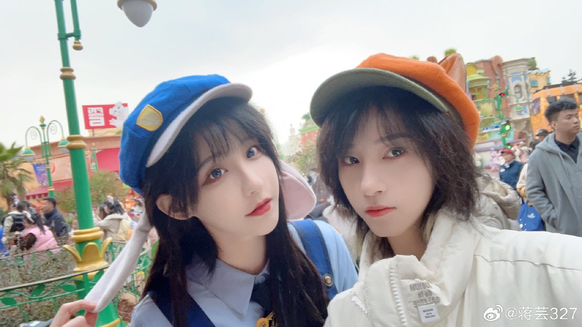 Feiveel13's tweet photo. 240108 CaoYun weibo update
๐ฑ : " I went to the Zootopia Park and there were so many people!
โ๏ธ : ๐ฐ๐ฆ
#ftcy #jiangyun #wangxiaojia https://t.co/SJzH1dfRHt