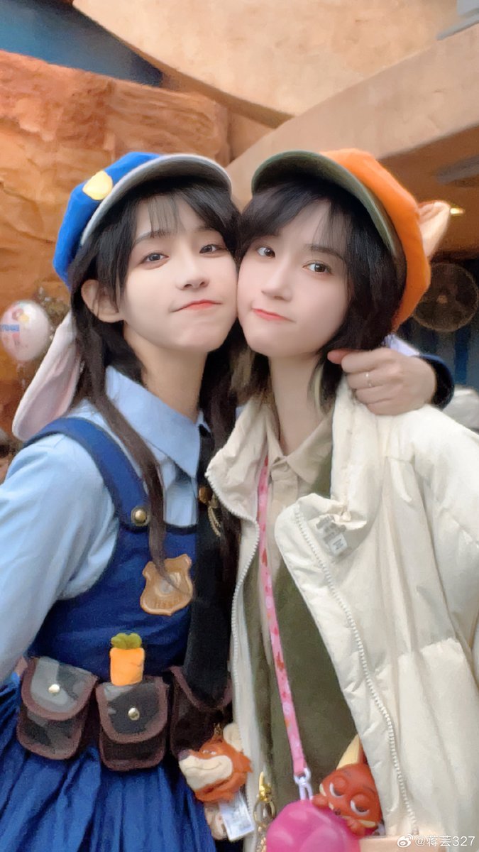 Feiveel13's tweet photo. 240108 CaoYun weibo update
๐ฑ : " I went to the Zootopia Park and there were so many people!
โ๏ธ : ๐ฐ๐ฆ
#ftcy #jiangyun #wangxiaojia https://t.co/SJzH1dfRHt