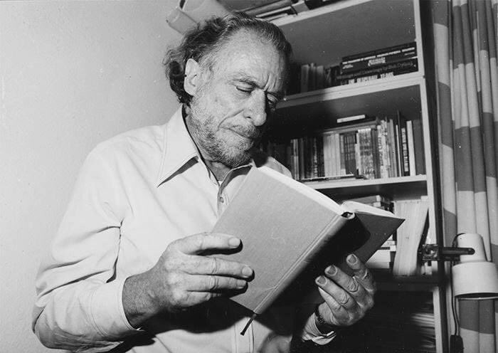 “Algunas personas nunca se vuelven locas. Qué vidas verdaderamente horribles deben llevar. ”

Charles Bukowski