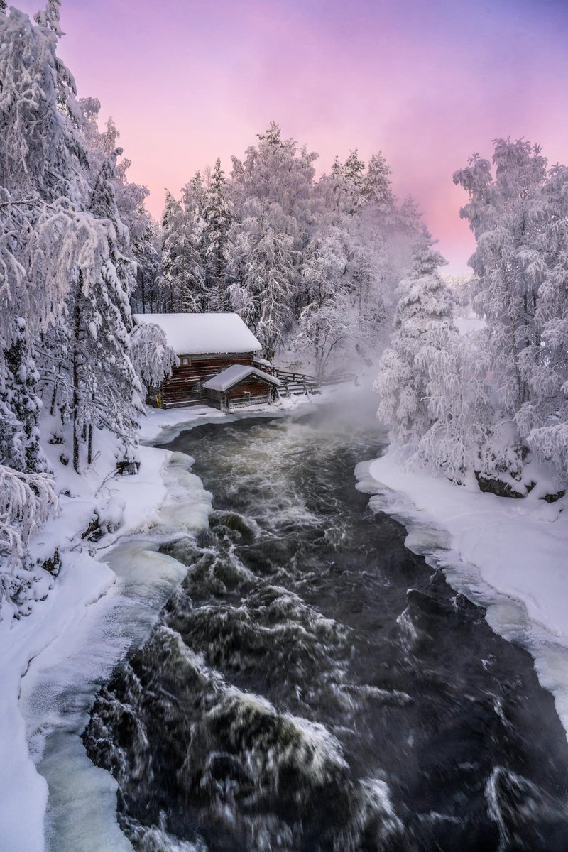 earthcurated's tweet photo. Kuusamo, Finland 🇫🇮 https://t.co/YroRhB7lPA