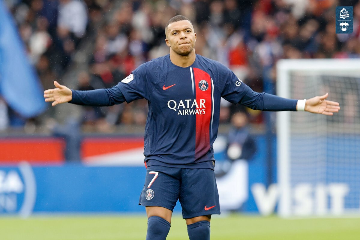 Footballogue tweet media