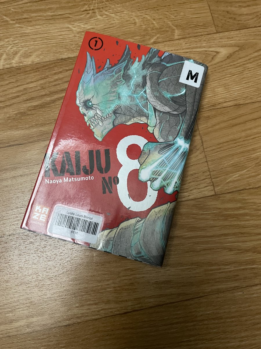 Un des mangas du CDI a pris l'air et a passé les vacances loin du bac à mangas. Bravo à l'élève qui a emporté ce livre en vacances. #1livreenvacances #lireleweekend <a href="/KazeFrance_/">Kazé France</a>