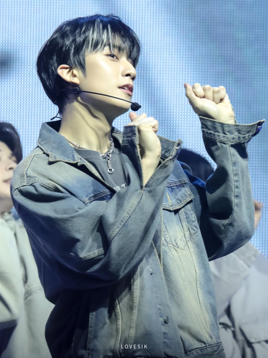 lovesik814's tweet photo. 【preview*】240108 컴백 쇼케이스

📼 #REWIND 📼

#CONNECT 
#공찬 #GONGCHAN #B1A4 @B1A4_gongchan https://t.co/n29laDSYxx