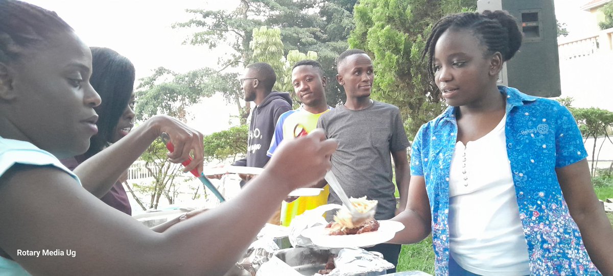 RotaryMedia256's tweet image. Heartwarming moments filled with laughter, camaraderie, and genuine connections at the Rotaract Club of @Rac_kigo's home hospitality. A perfect blend of joy and togetherness. #RotaractFamily #HappyTimes
