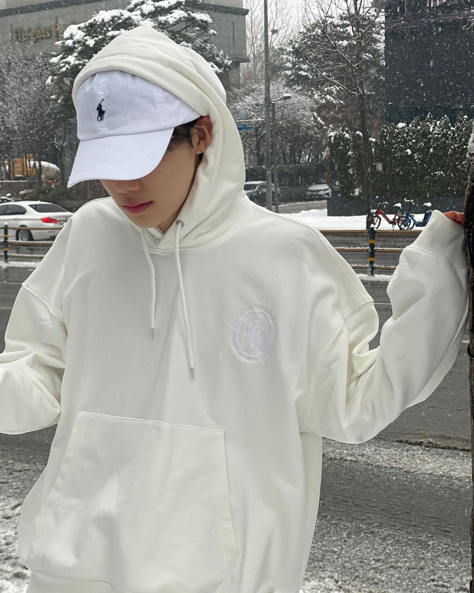 fluffsins's tweet photo. 🤍🤍 https://t.co/T4hpGzxaQG