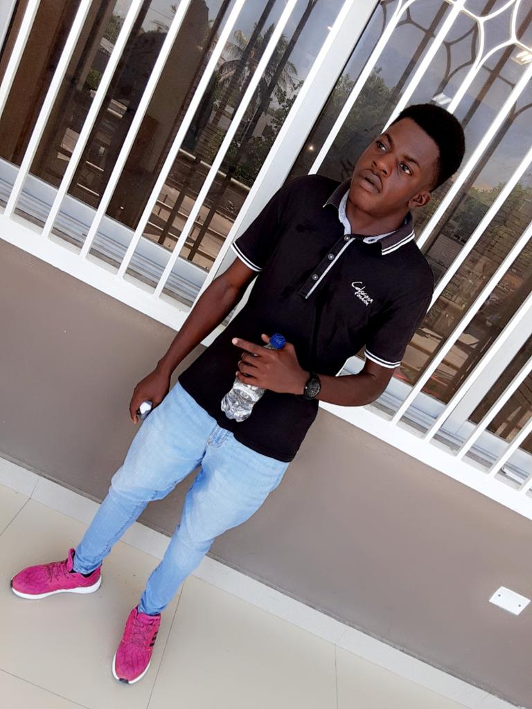 DonTchuko's tweet image. 🙋.- M'ap di Bondye mèsi:" pou paske'l te fè'm fèt nan menm mwa ak #Dieusel #GUERRIER e @lamygeorges, 2 nèg sa yo m'poko rankontre avè yo pa mèm yon jou; men a distans mwen aprann anpil de nou."🙏
🗣️.- M'ap di nou: rete moun nou ye a!
#HBD @GuerrierDieusel🍾.
@RTVCHAITI 
✍️DT😘🇭🇹