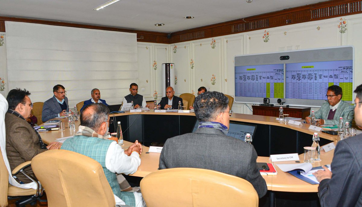आज मुख्यमंत्री कार्यालय पर ऊर्जा विभाग के अधिकारियों की बैठक ली व सम्पूर्ण प्रदेश में विद्युत आपूर्ति हेतु आवश्यक दिशा निर्देश दिए । 
#आपणो_अग्रणी_राजस्थान