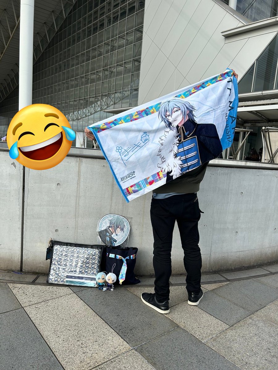 kugelsc22's tweet photo. 昨日ですが、環推し男マネG4Y幕張参戦してきました～✨
ブラホワ缶で組んで参戦すると決めてたので、念願叶って嬉しかったです😭
これまで交換して頂いた皆様ありがとうございました🙇💦 https://t.co/injBlmt6eB