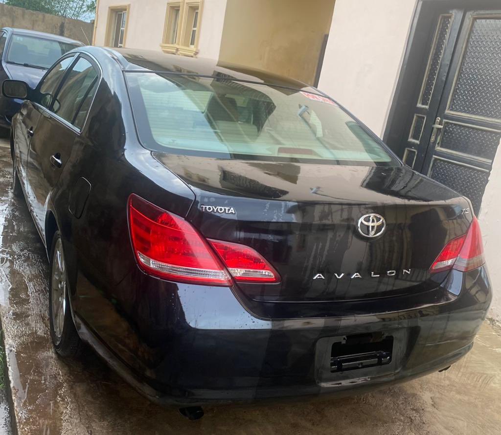 baellu's tweet photo. Toyota Avalon  XLS
Year : 2005 
Price : #6.2m https://t.co/Ea15k4lgkC