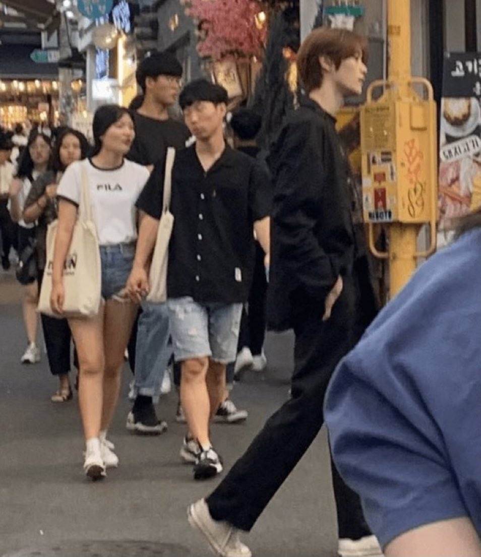 ผู้คนหลากหลาย but baby you look so shine